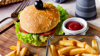 快餐给我们带来快乐,而快餐企业的快乐却源自 DTC